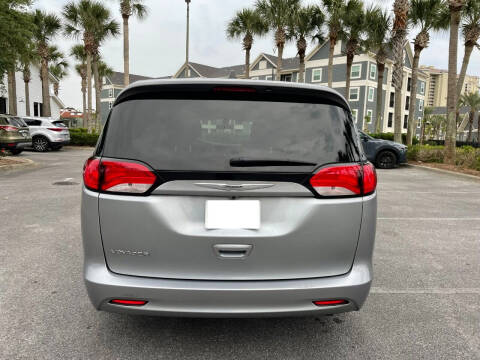 2021 Chrysler Voyager LX