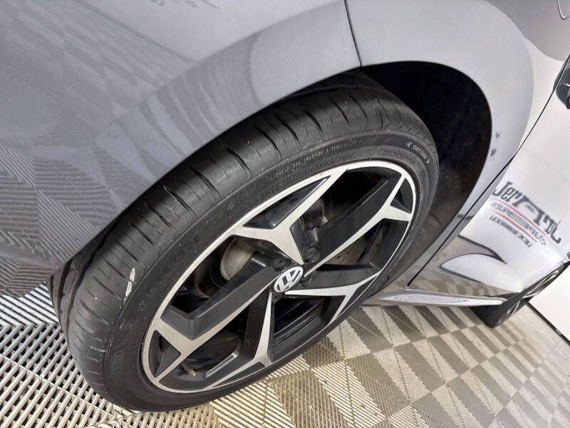 2020 Volkswagen Passat R-Line