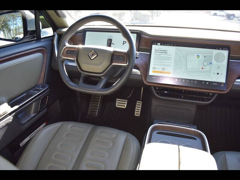 2023 Rivian R1S Adventure