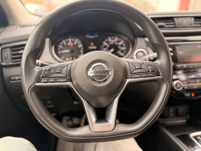 2017 Nissan Rogue Sport SV