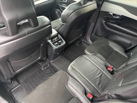 2017 Volvo XC90 T6 R-Design