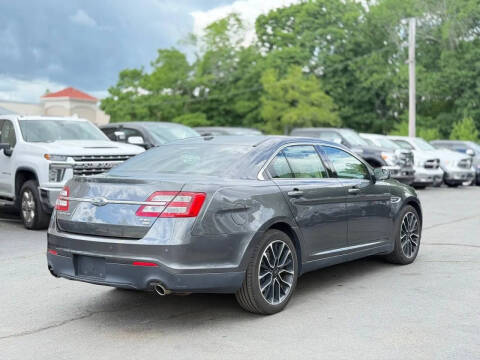 2017 Ford Taurus SEL