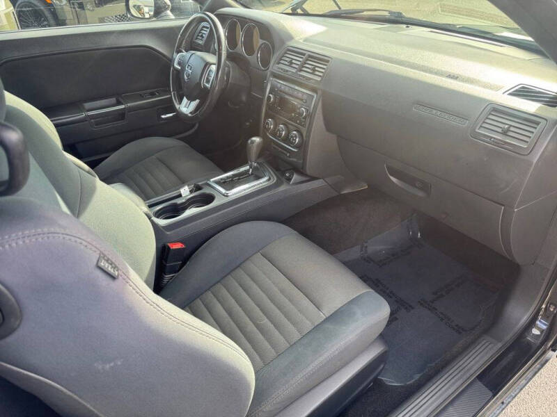 2014 Dodge Challenger SXT