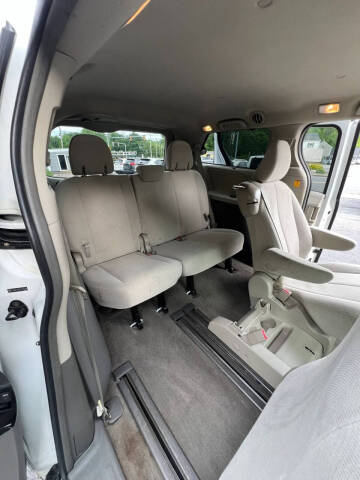 2012 Toyota Sienna