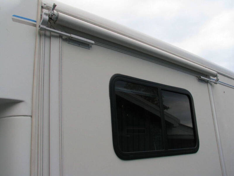 2003 Ford E-Series E-450 SD