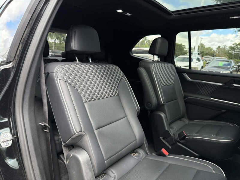 2024 GMC Acadia Denali