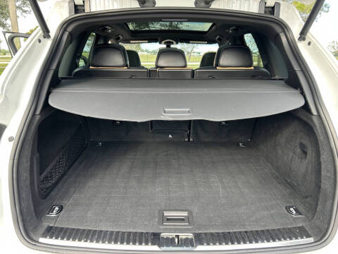 2017 Porsche Cayenne Platinum Edition