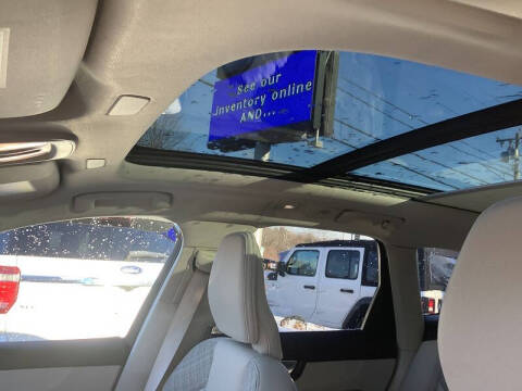 2022 Volvo XC60 B5 Momentum