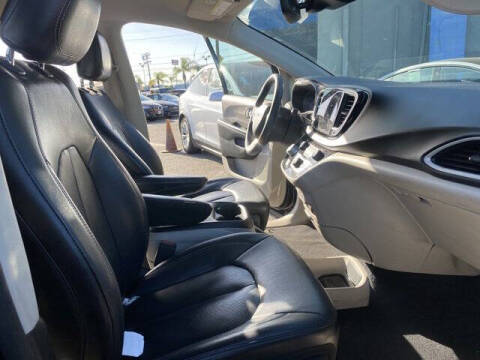 2022 Chrysler Pacifica Touring L