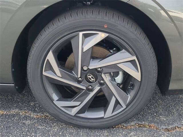 2025 Hyundai Elantra Hybrid Limited