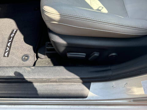 2018 Toyota Avalon Hybrid XLE Premium