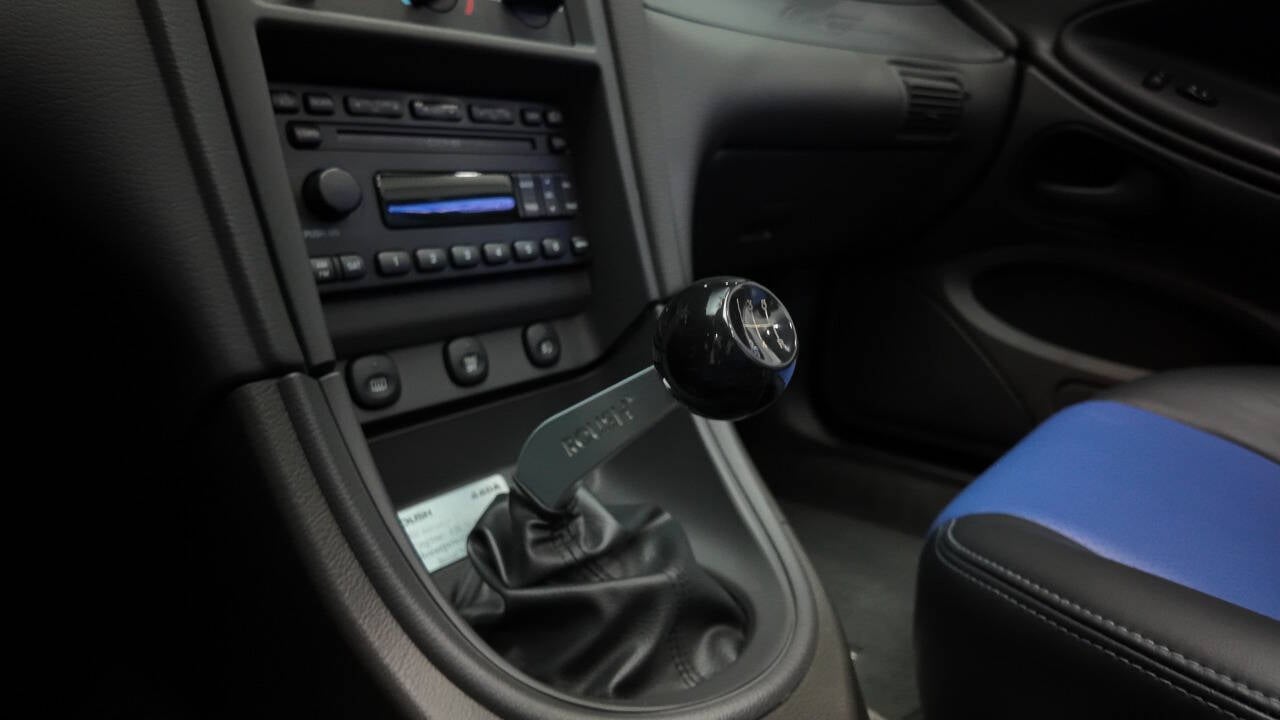 2004 Ford Mustang 44
