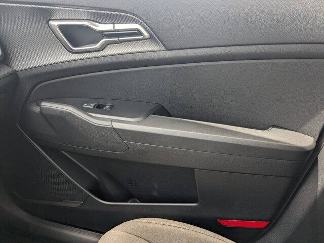 2024 Kia Sportage Hybrid LX