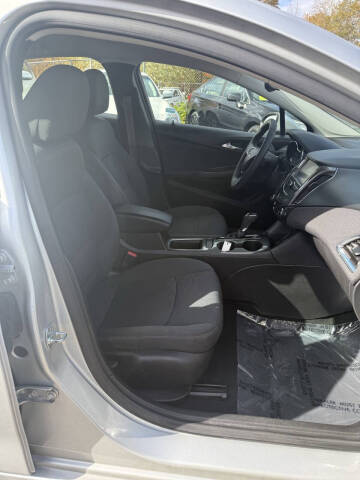 2017 Chevrolet Cruze LT Auto