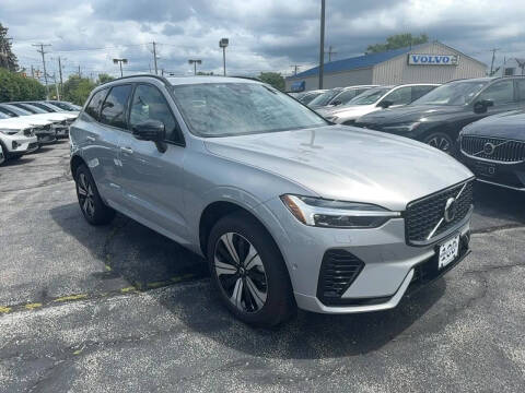 2025 Volvo XC60 T8 Plus Dark Theme