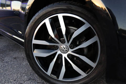 2017 Volkswagen Golf TSI Wolfsburg Edition