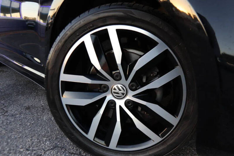 2017 Volkswagen Golf TSI Wolfsburg Edition