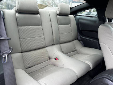 2012 Ford Mustang V6