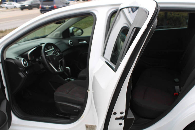 2018 Chevrolet Sonic LT Auto