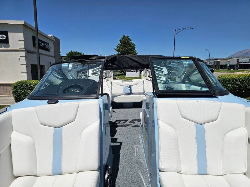 2022 MasterCraft XT24