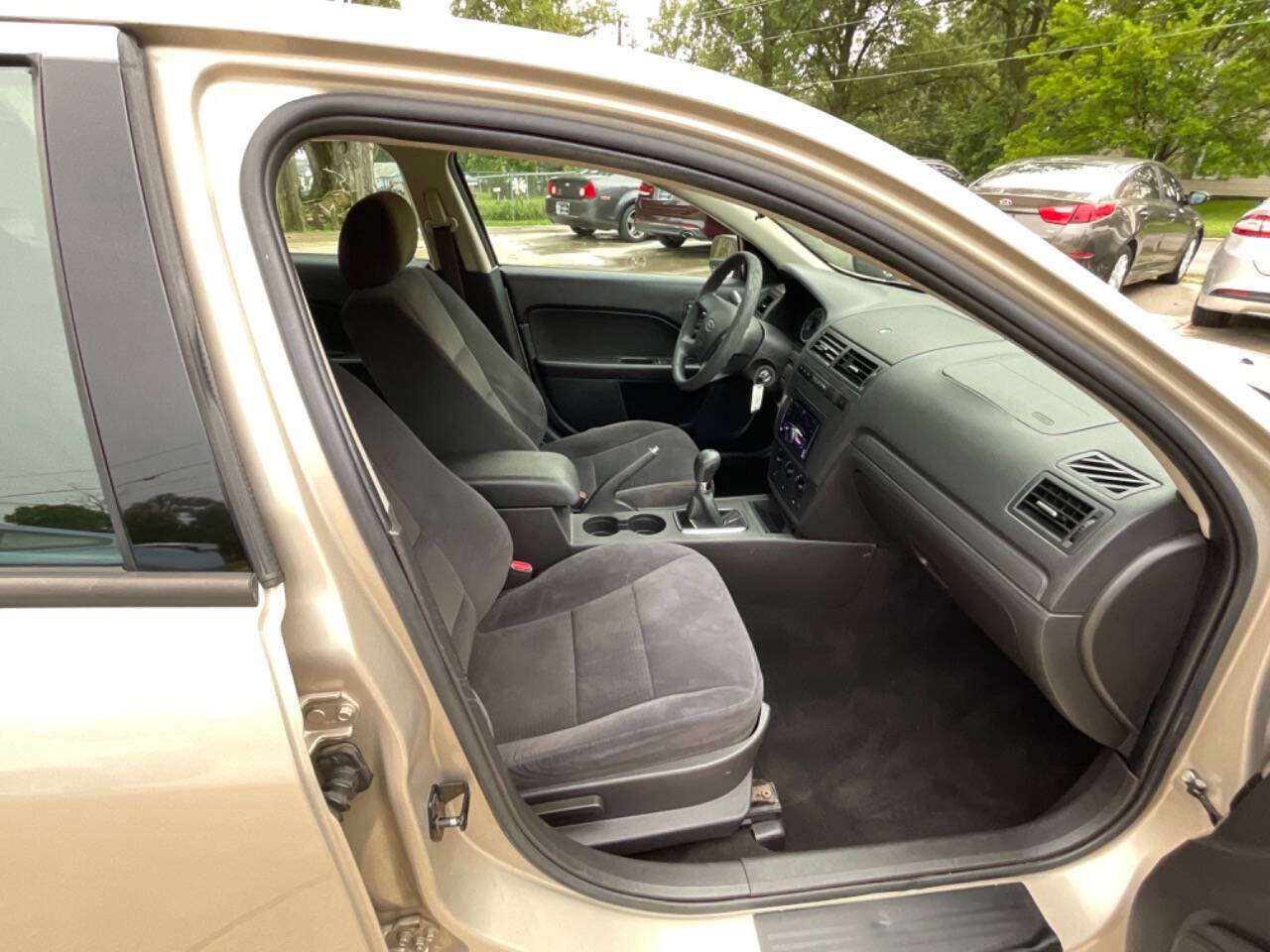 2006 Ford Fusion for sale at Auto Connection in Waterloo, IA