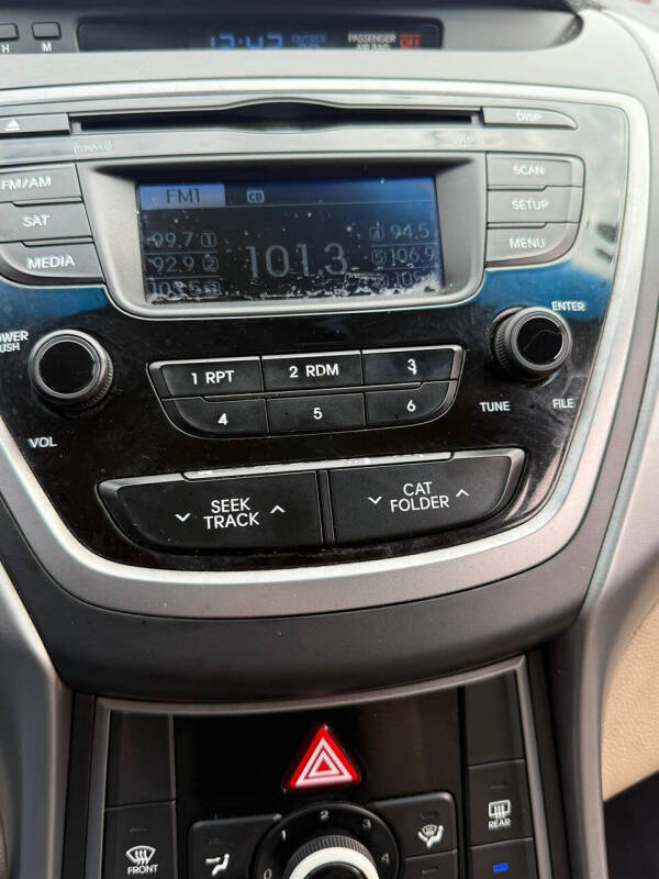 2014 Hyundai Elantra SE