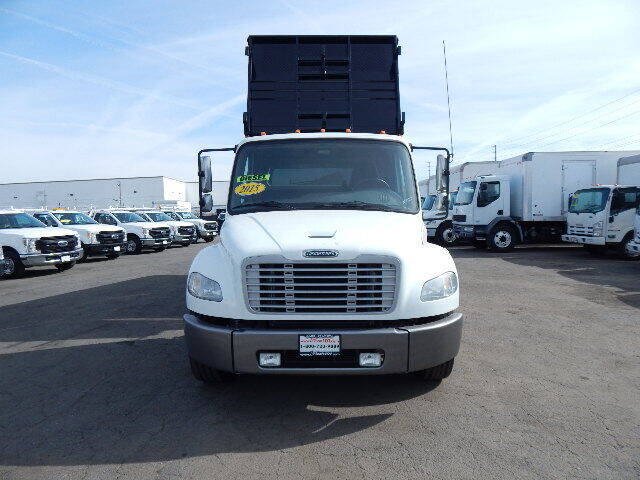 2015 Freightliner M2 106