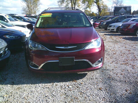 2017 Chrysler Pacifica Touring-L Plus