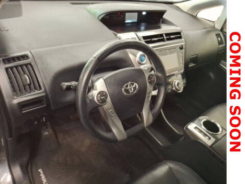 2017 Toyota Prius v Five