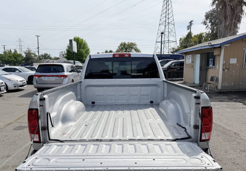 2016 RAM 1500 SLT