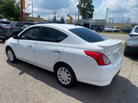 2019 Nissan Versa SV