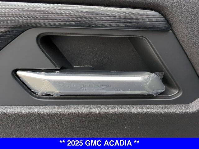 2025 GMC Acadia Elevation