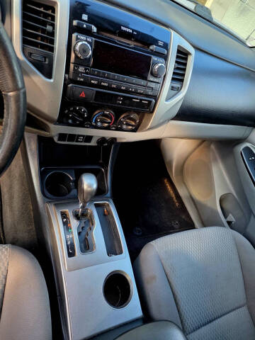 2014 Toyota Prius v Two