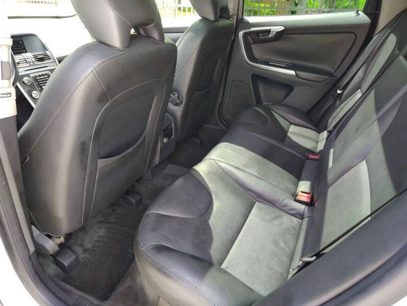 2015 Volvo XC60 T5 Drive-E Premier