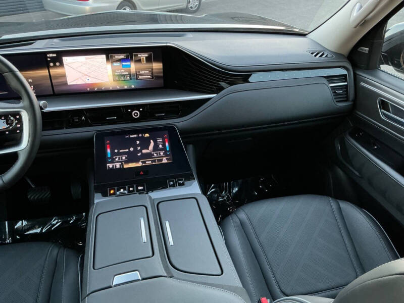 2025 Infiniti QX80 Luxe