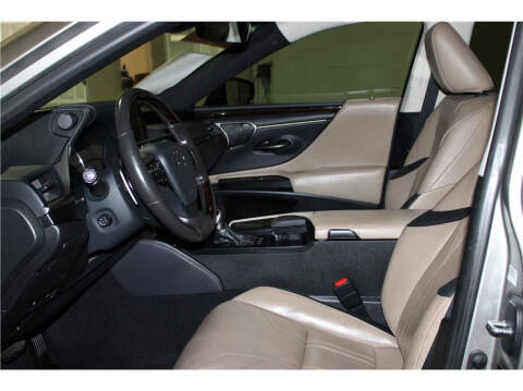 2021 Lexus ES 300h Luxury