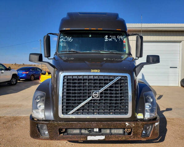 2016 Volvo VNL for sale at LANDMARK AUTO GROUP LLC in Weston, NE