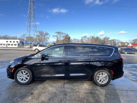 2025 Chrysler Pacifica Select