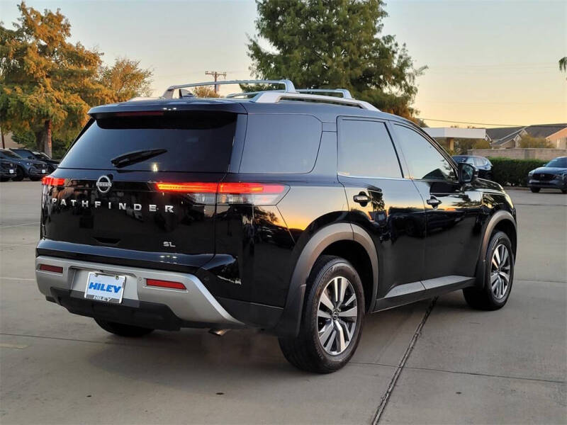 2023 Nissan Pathfinder SL