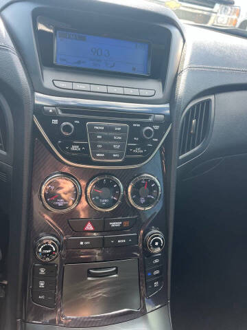 2014 Hyundai Genesis Coupe 2.0T R-Spec