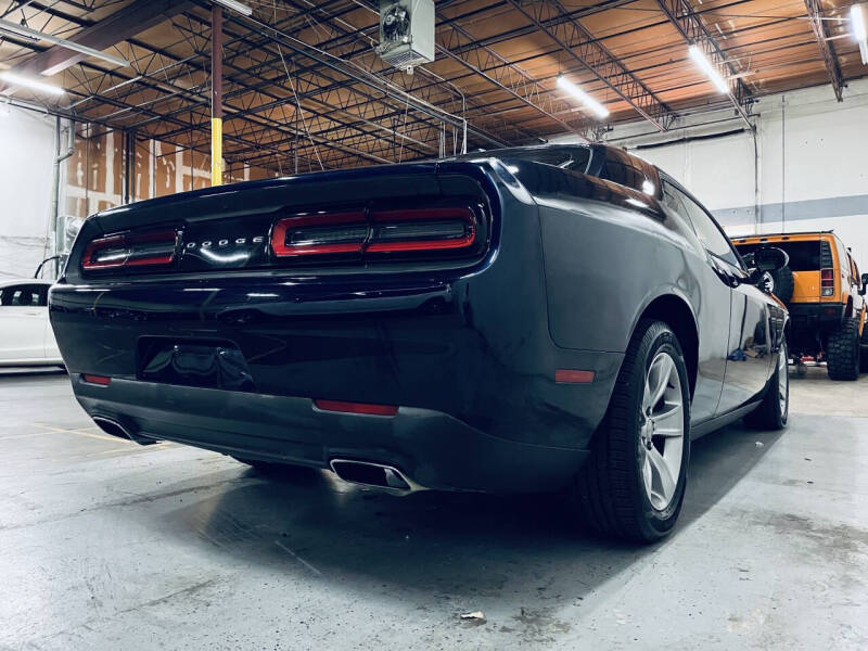 2015 Dodge Challenger SXT