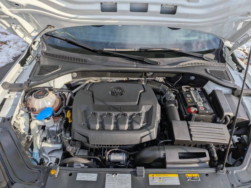 2021 Volkswagen Passat R-Line