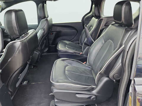 2024 Chrysler Pacifica Plug-In Hybrid Select