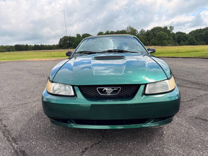 2000 Ford Mustang
