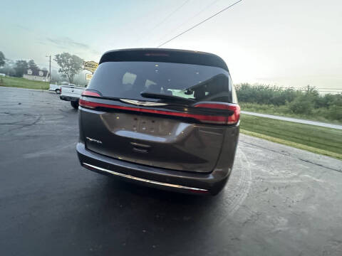 2022 Chrysler Pacifica Touring L