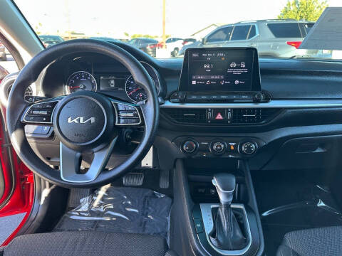 2023 Kia Forte LXS