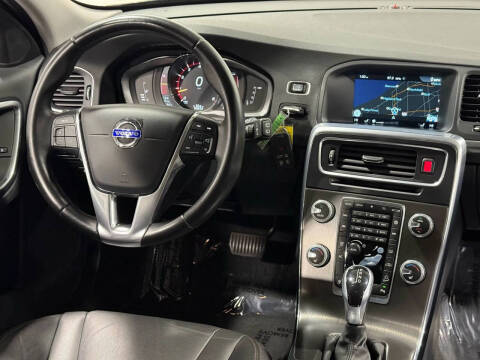 2016 Volvo V60 Cross Country T5