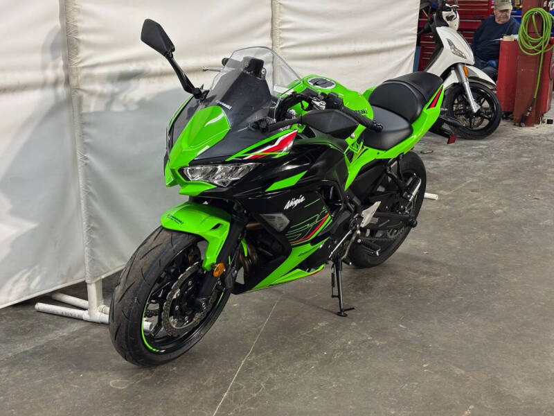 2024 Kawasaki Ninja 650 KRT