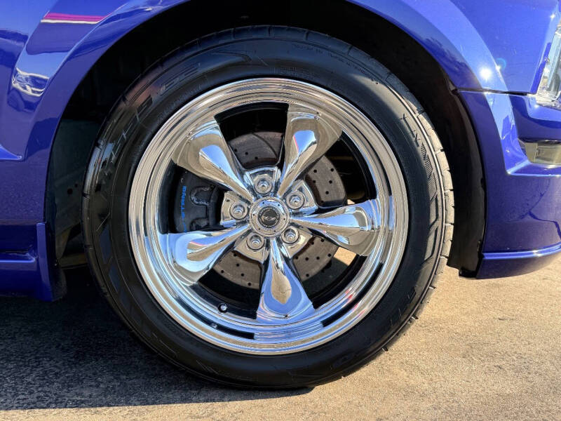 2005 Ford Mustang GT Premium