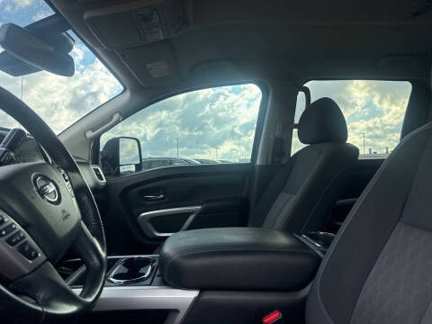 2021 Nissan Titan SV